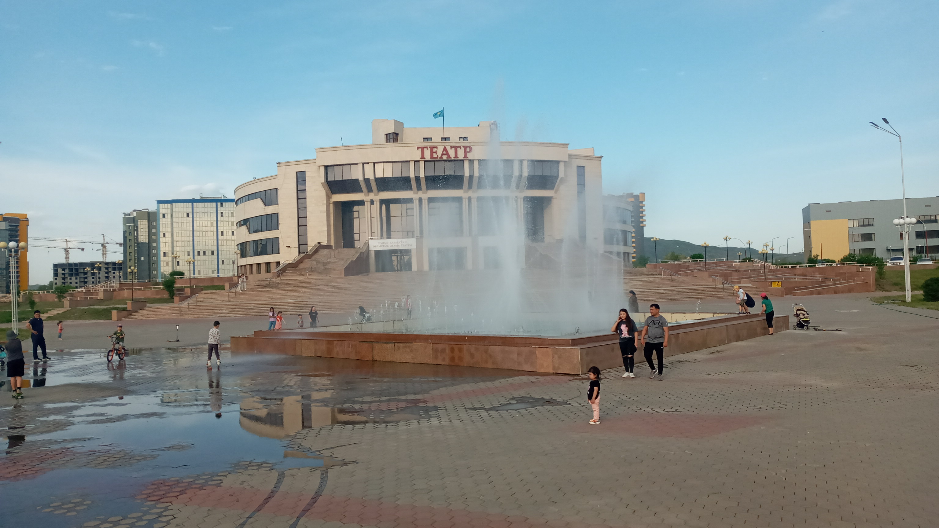 Монтаж оборудования на Поющий фонтан, в Усть-Каменогорске